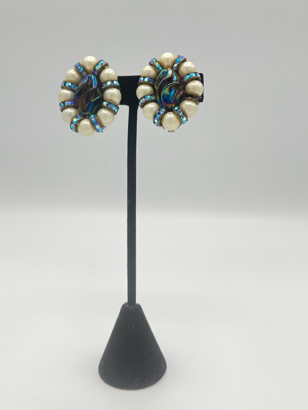 Vintage Signed Hobé Dichroic Art Glass Pearl Clip On Earrings